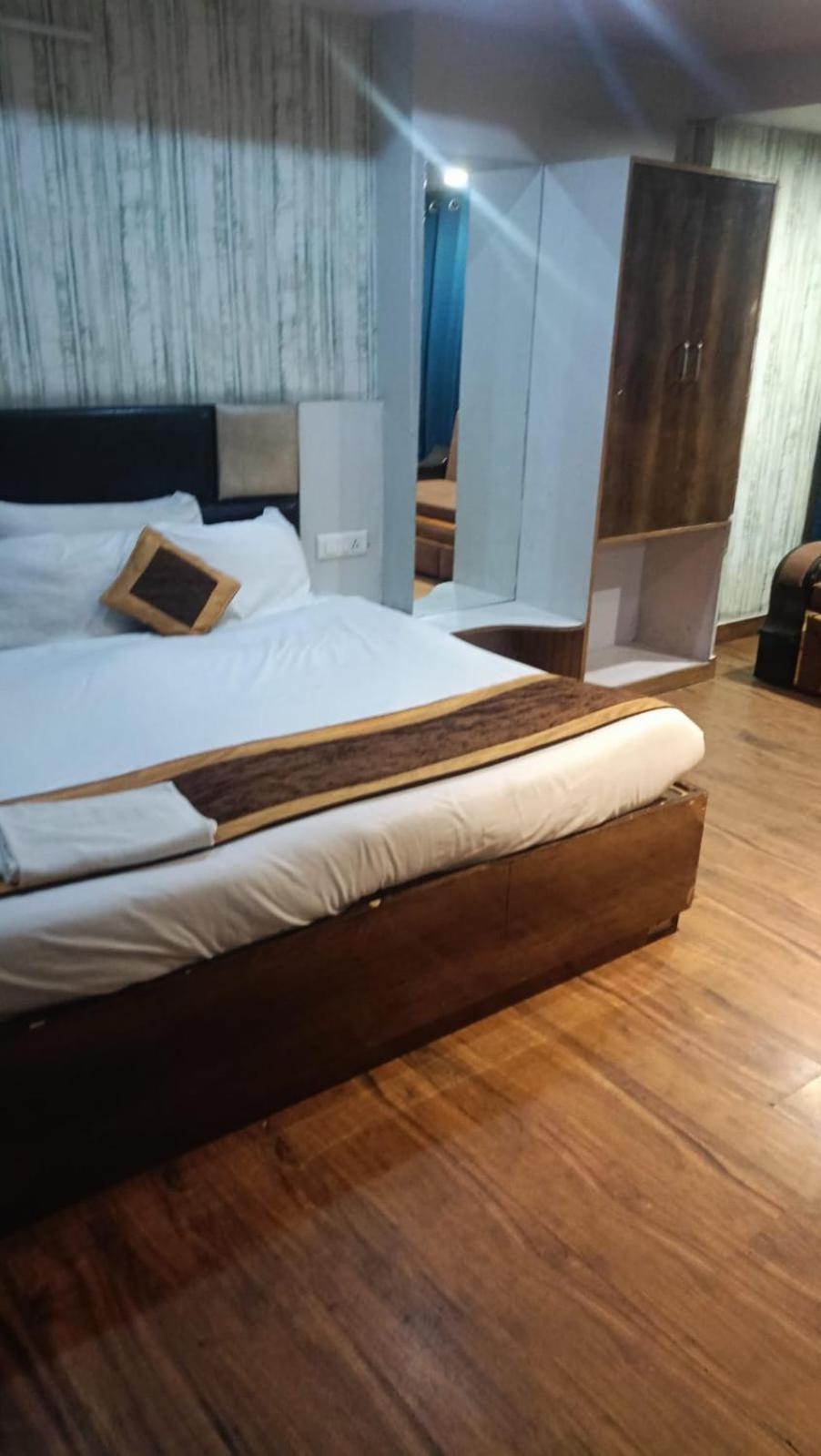 Hotel Rashik Shimla Exterior photo